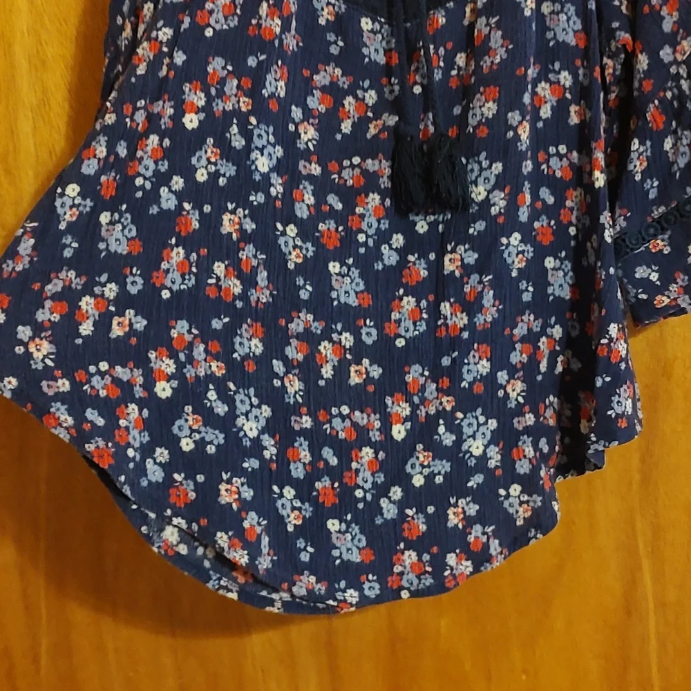 Justice Girls Floral Boho Blouse Blue Crochet Tassels Scoop Neck Bell Sleeve 6/7